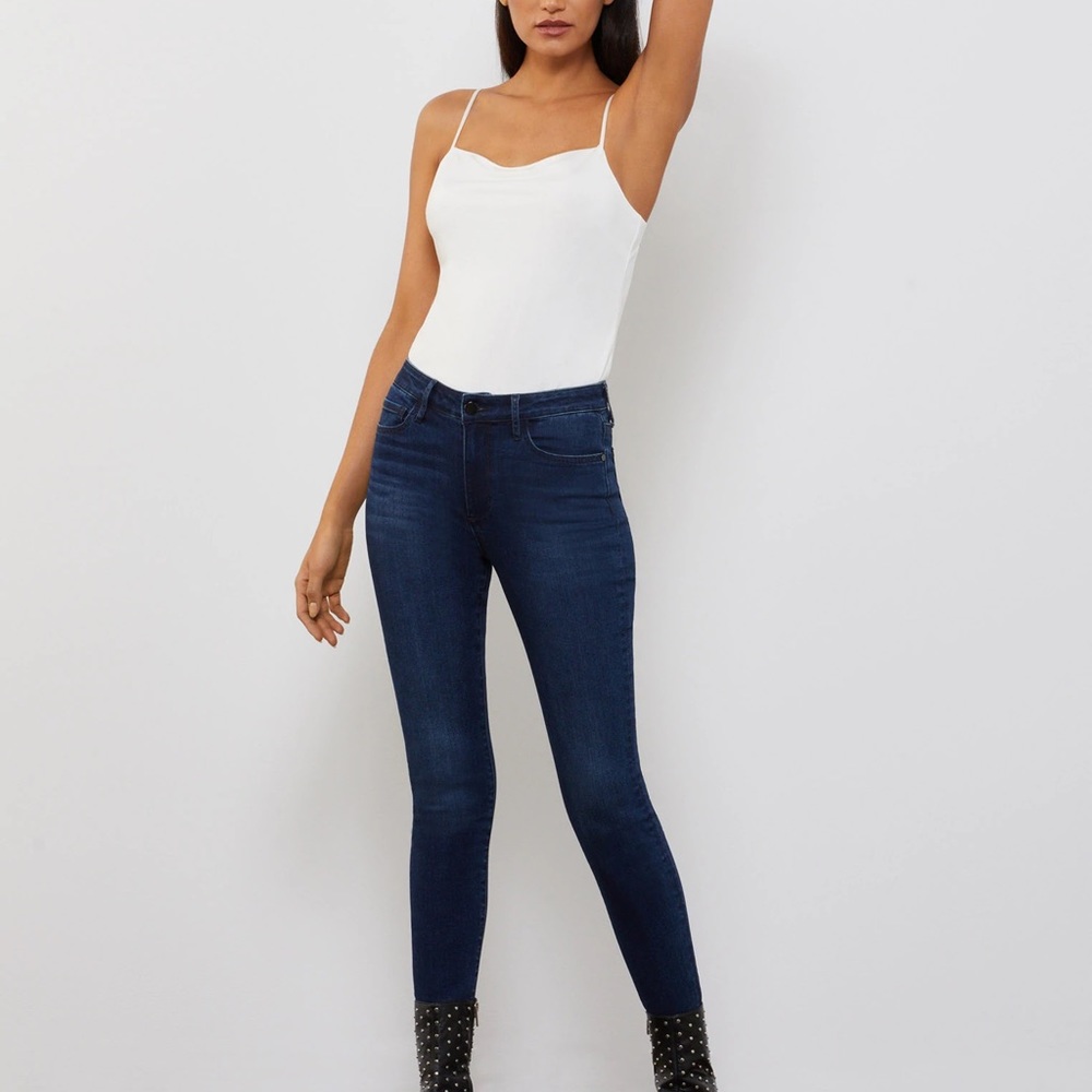 BCBGMAXAZRIA SLEEVELESS SQUARE-NECK BODYSUIT
